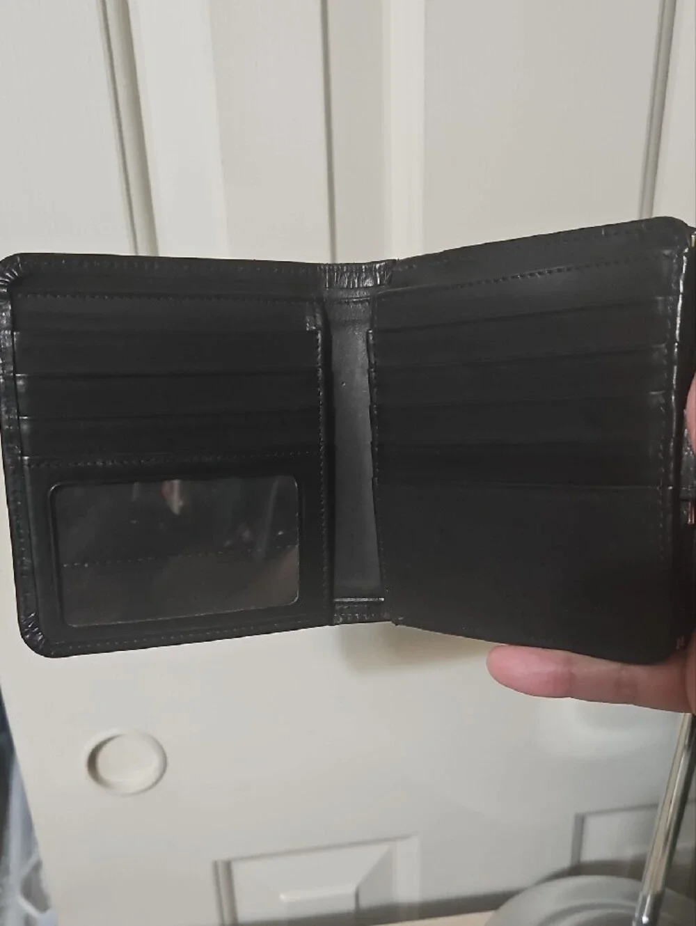 Coach EUC Kisslock Vintage Black Leather Compact Wallet